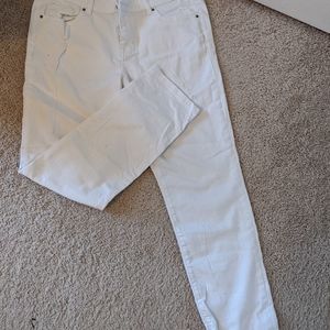 White capri/crop jeans